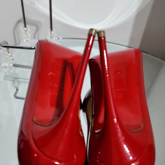 Christian Louboutin Fifi Red Patent Leather Pumps Heels Size 35.5 - Picture 7 of 10